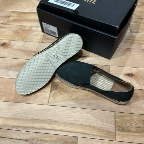 Brand New FRYE Slip on Loafers Shoes - Picture 5 of 6